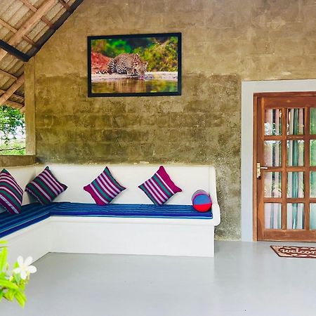 Kingfisher Beach Resort-Yala Kirinda  Extérieur photo