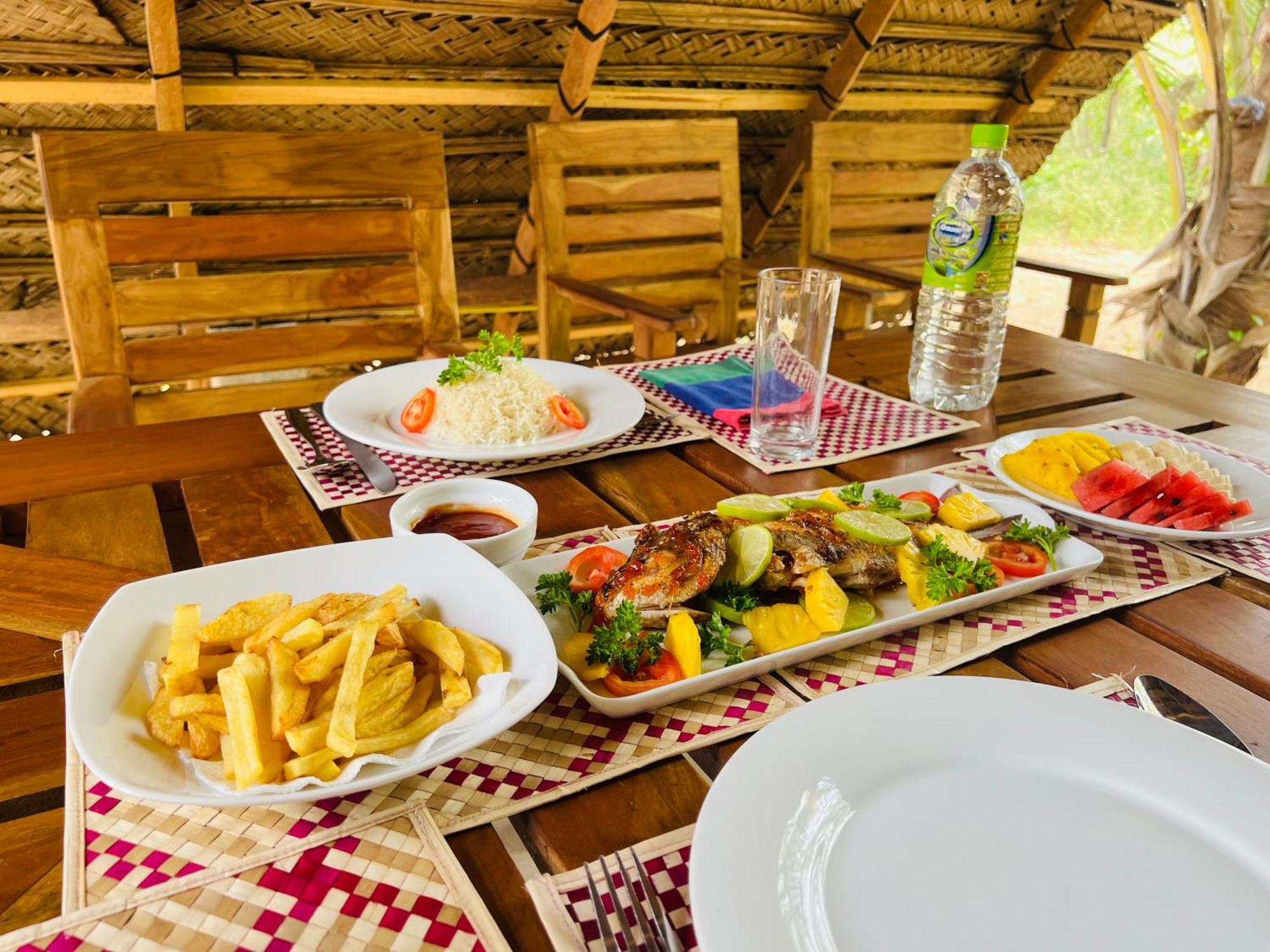 Kingfisher Beach Resort-Yala Kirinda  Extérieur photo