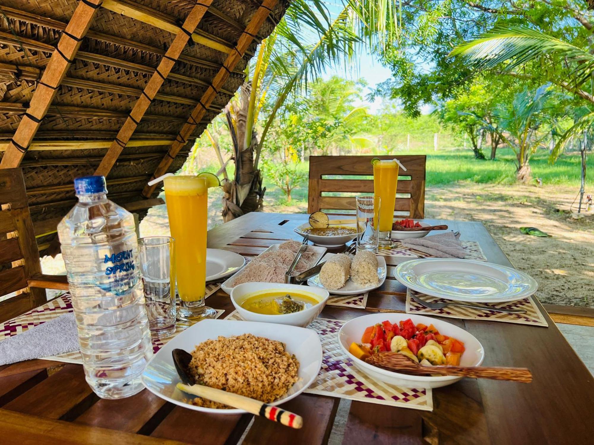 Kingfisher Beach Resort-Yala Kirinda  Extérieur photo